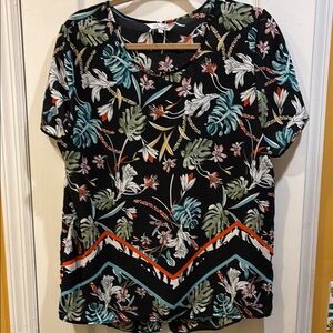 PEACOCKS BRAND BLACK WITH BRIGHT COLOR FLORAL DESIGN SHORT SLEEVE OPEN BACK